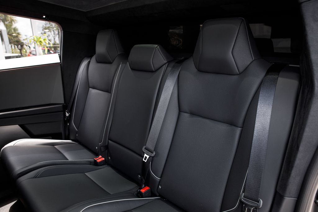 Used 2025 Tesla Cybertruck AWD Crew Cab image 20