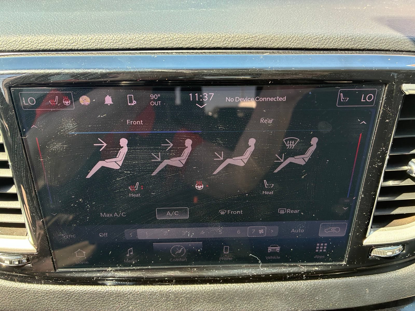 Used 2024 Chrysler Pacifica Touring-L FWD image 8
