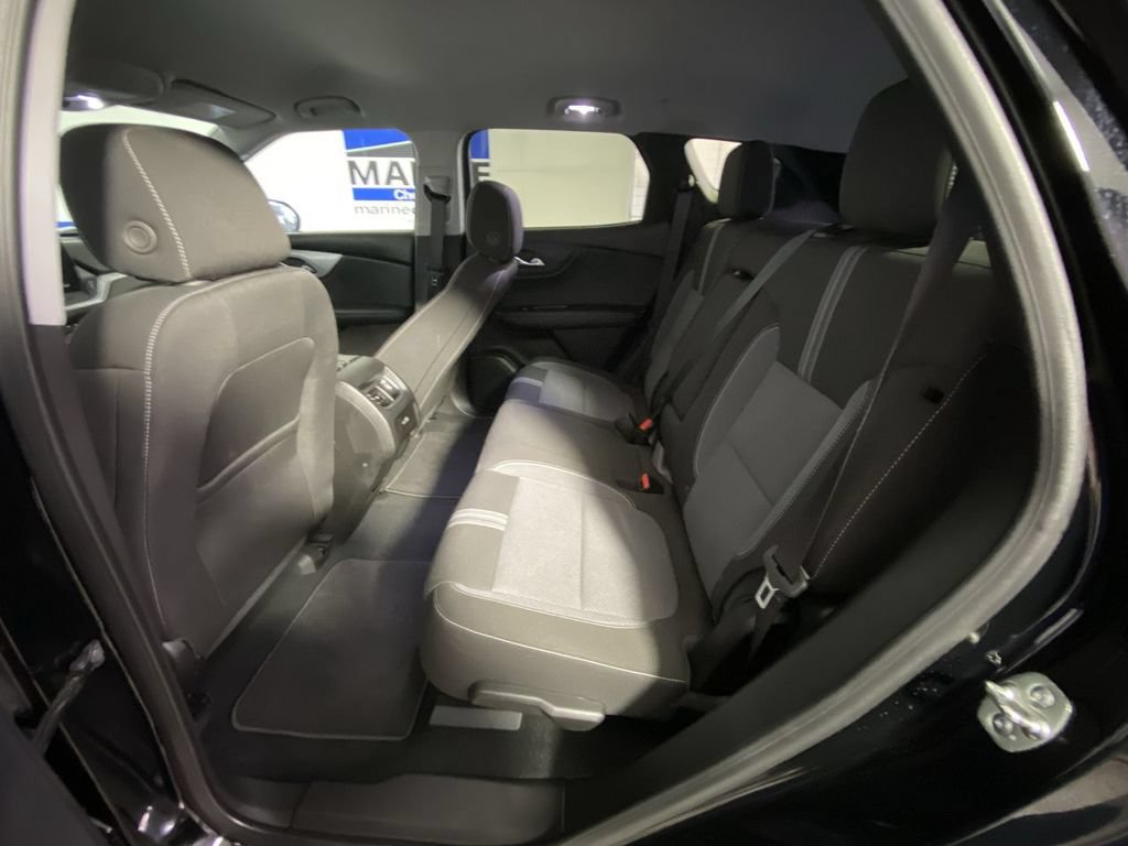 Used 2025 Chevrolet Blazer LT FWD image 30