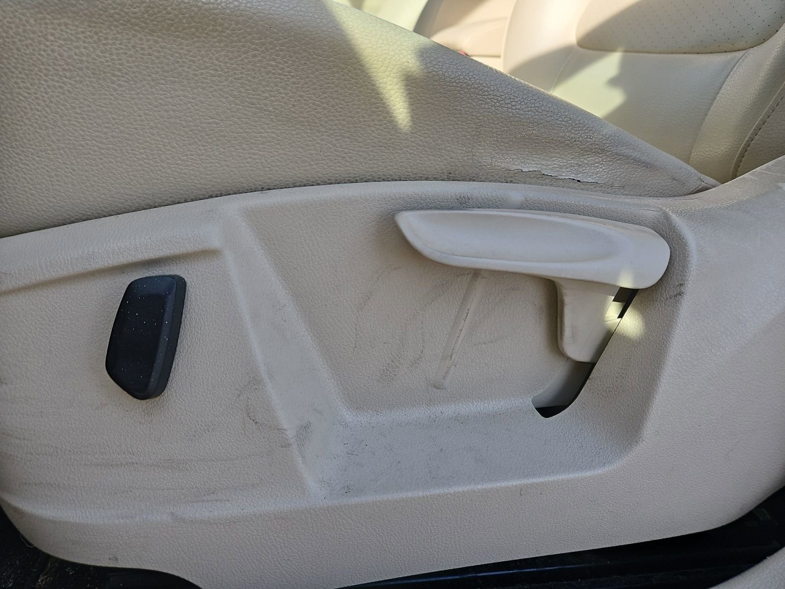 Used 2015 Volkswagen Tiguan SEL image 20