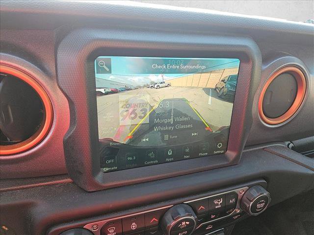 Used 2023 Jeep Gladiator Mojave w/ Cold Weather Group image 18