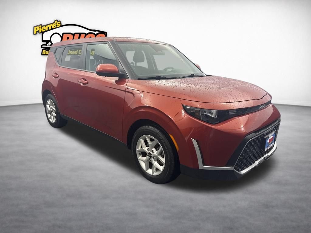 Used 2023 Kia Soul LX w/ LX Technology Package FWD image 7