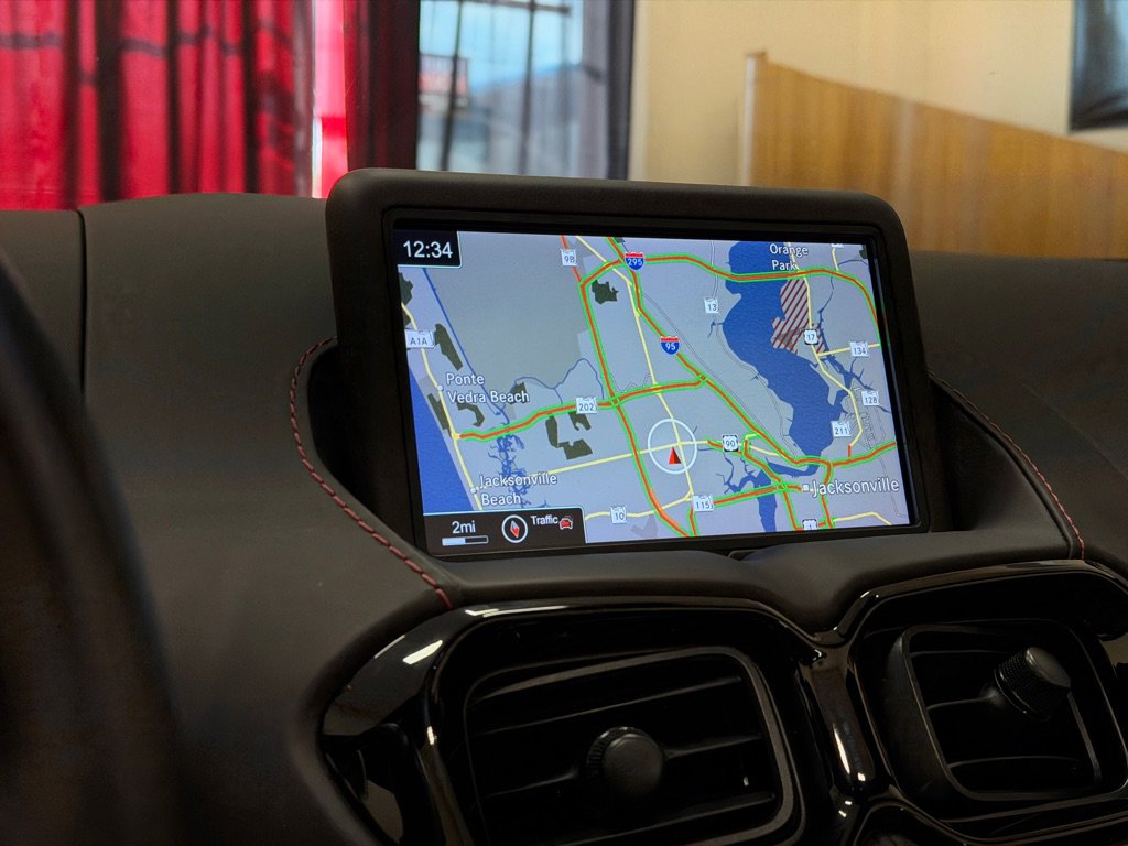 Used 2021 Aston Martin V8 Vantage Roadster image 44