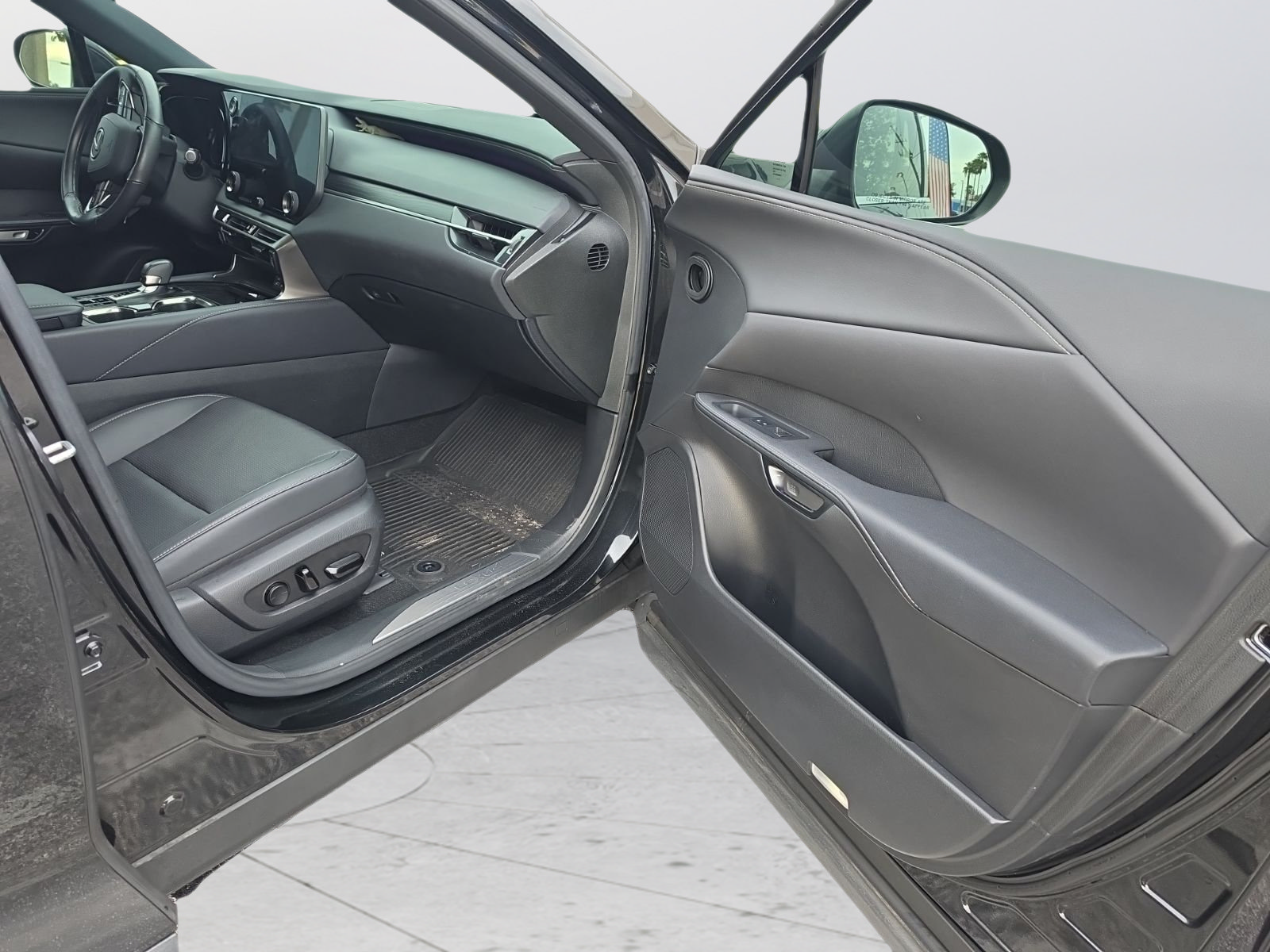 Used 2023 Lexus RX 350 w/ Accessory Package (Z1) AWD/4WD image 16