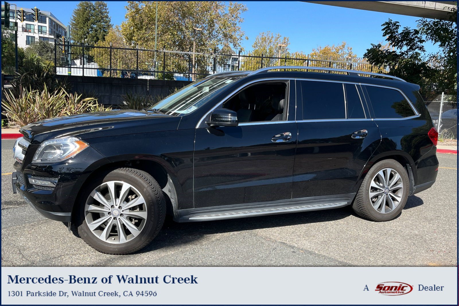 Used 2014 Mercedes-Benz GL 450 4MATIC image 1