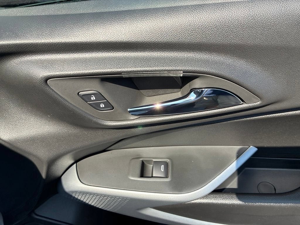 New 2026 Chevrolet Trax LS w/ LS Convenience Package FWD image 30