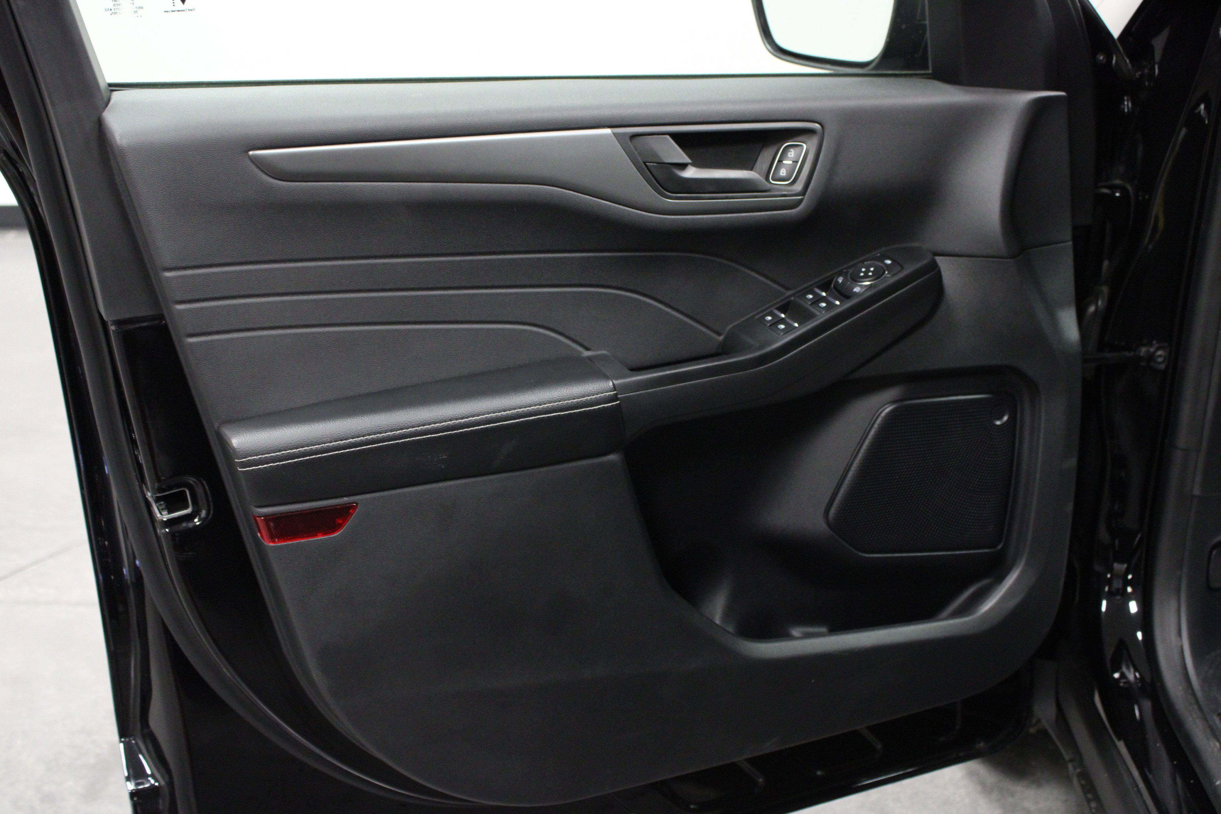 Used 2024 Ford Escape Active image 11