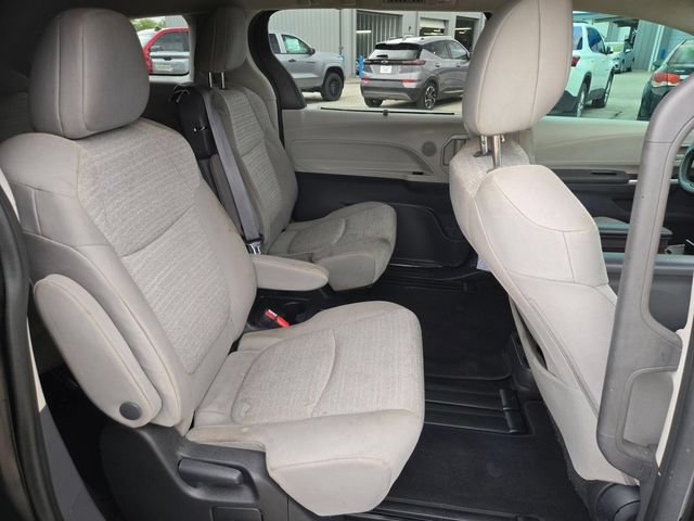 Used 2022 Toyota Sienna LE FWD image 24
