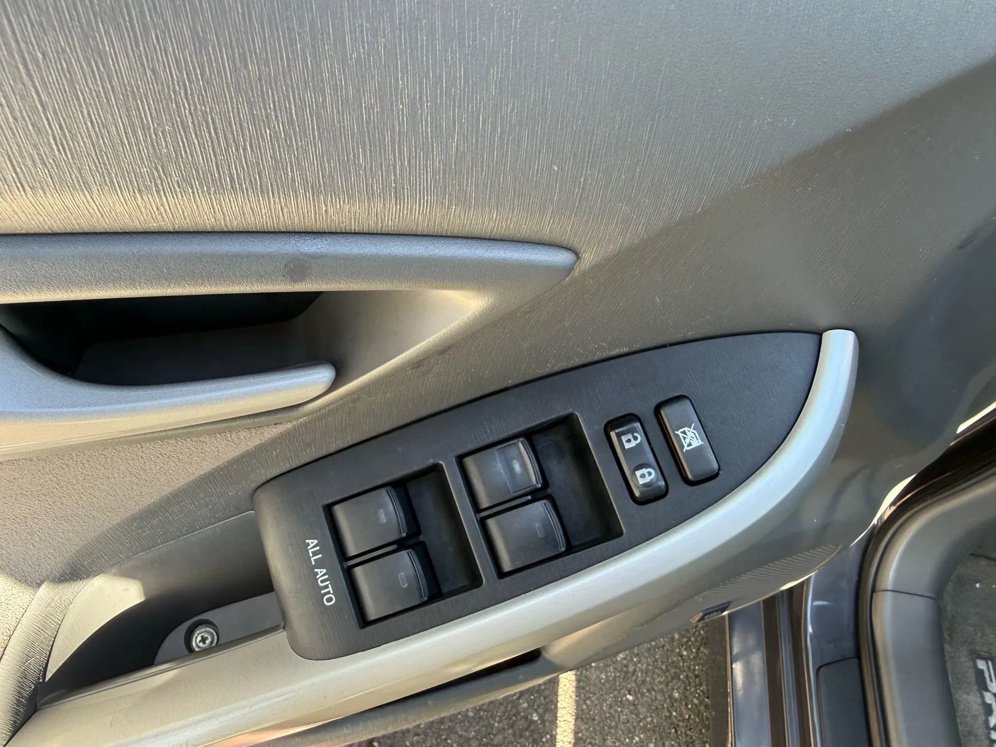 Used 2011 Toyota Prius Three w/ Navigation Pkg image 25