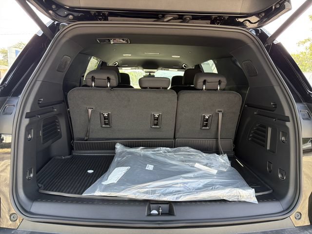 New 2026 Chevrolet Traverse LT w/ Driver Confidence Package FWD image 11