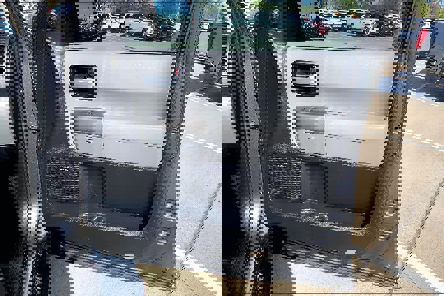 Used 2016 Toyota Sequoia Limited w/ Safety & Convenience Package image 23