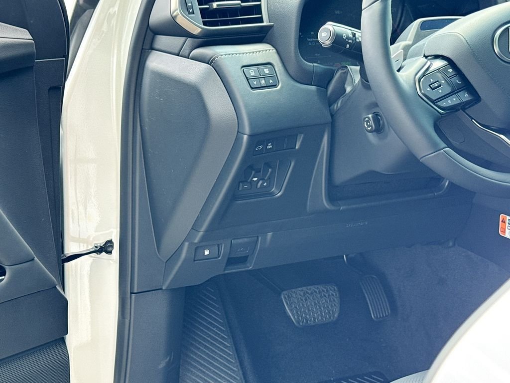 New 2026 Lexus LX 700h Luxury AWD/4WD image 17