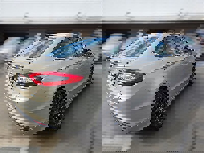 Used 2015 Ford Fusion SE w/ Equipment Group 201A image 8