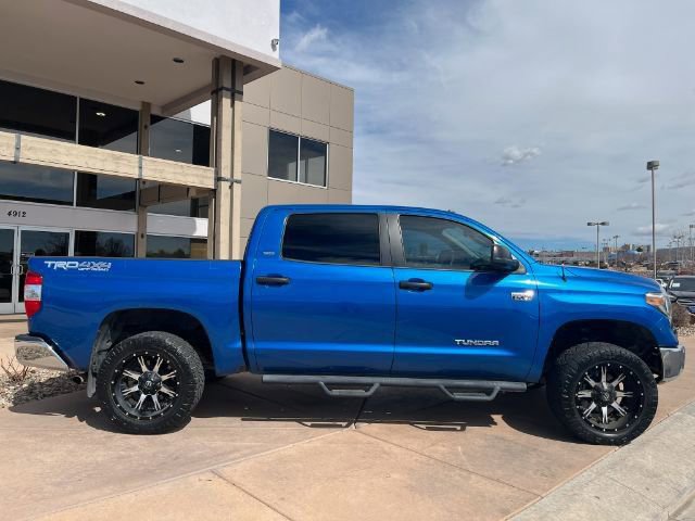 Used 2018 Toyota Tundra SR5 w/ TRD Off Road Package AWD/4WD image 10