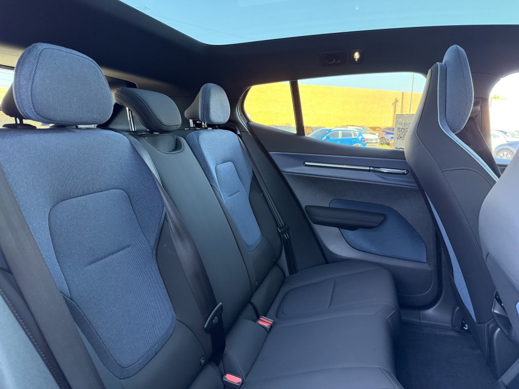 Used 2025 Volvo EX30 Ultra image 33