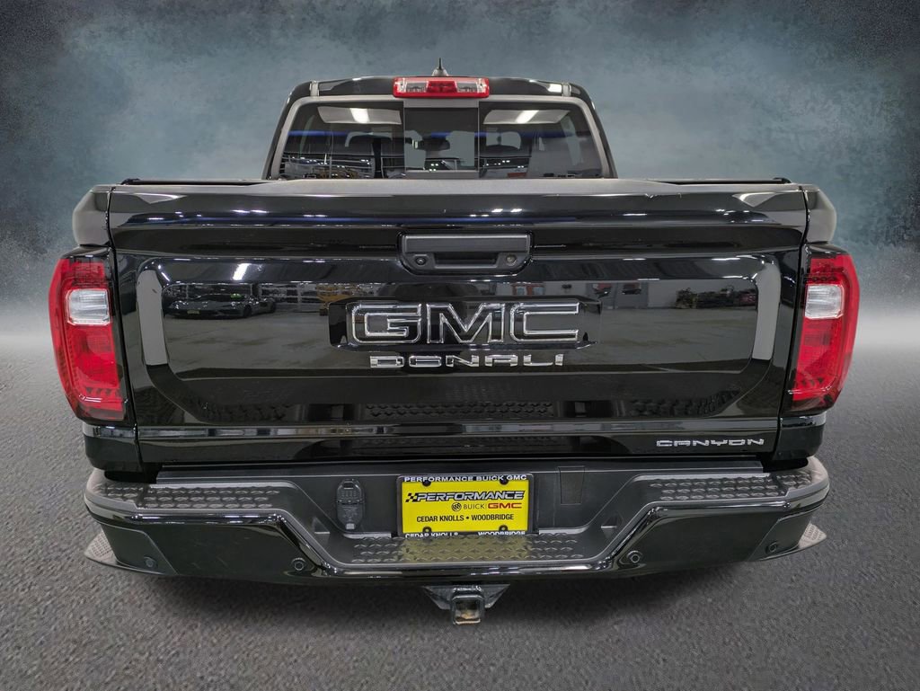 Used 2023 GMC Canyon Denali image 5