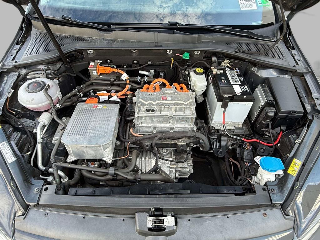 Used 2019 Volkswagen e-Golf SE w/ Driver Assistance Package image 21