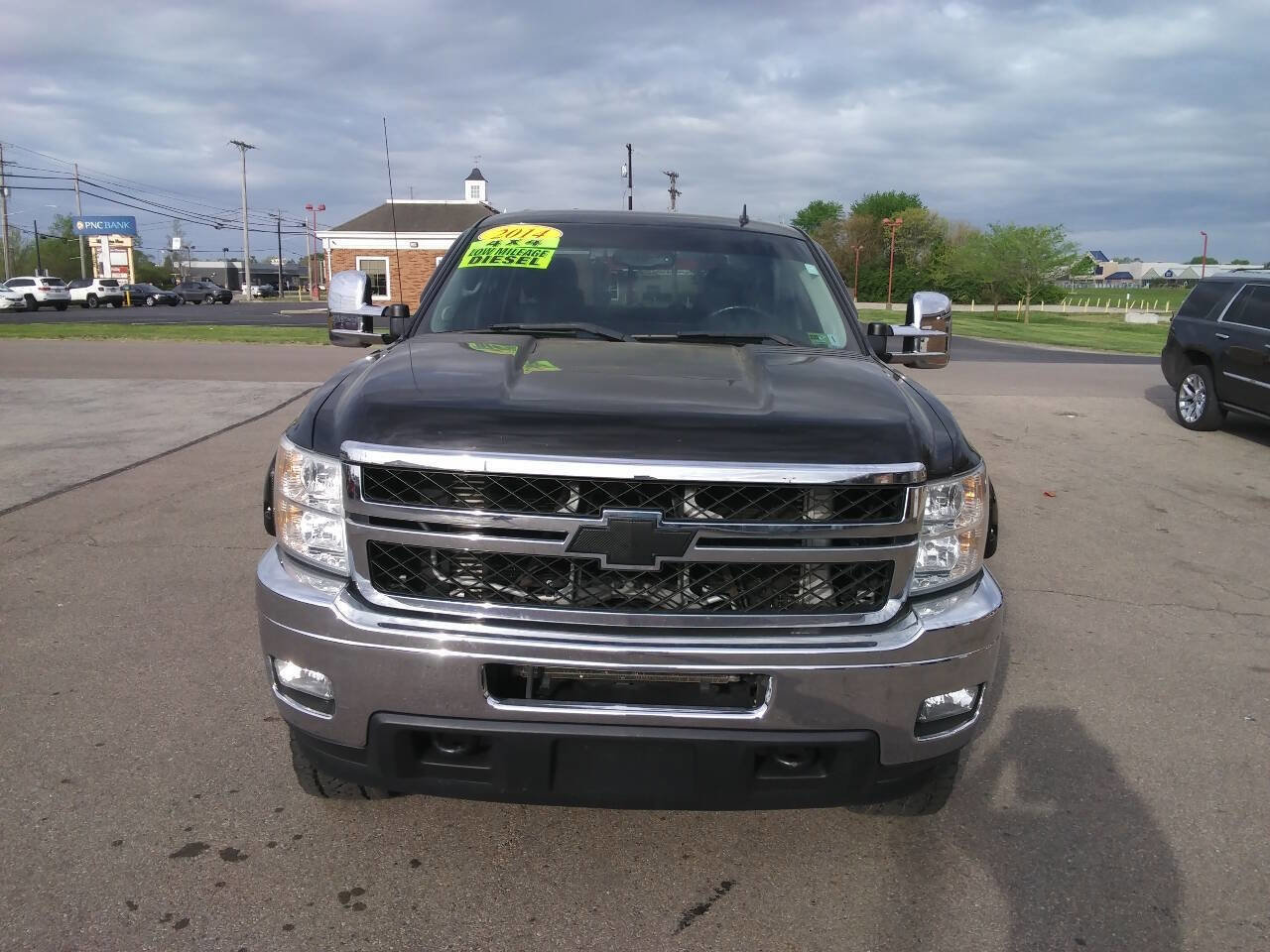 Used 2014 Chevrolet Silverado 2500 LT w/ Custom Sport Truck Package image 13