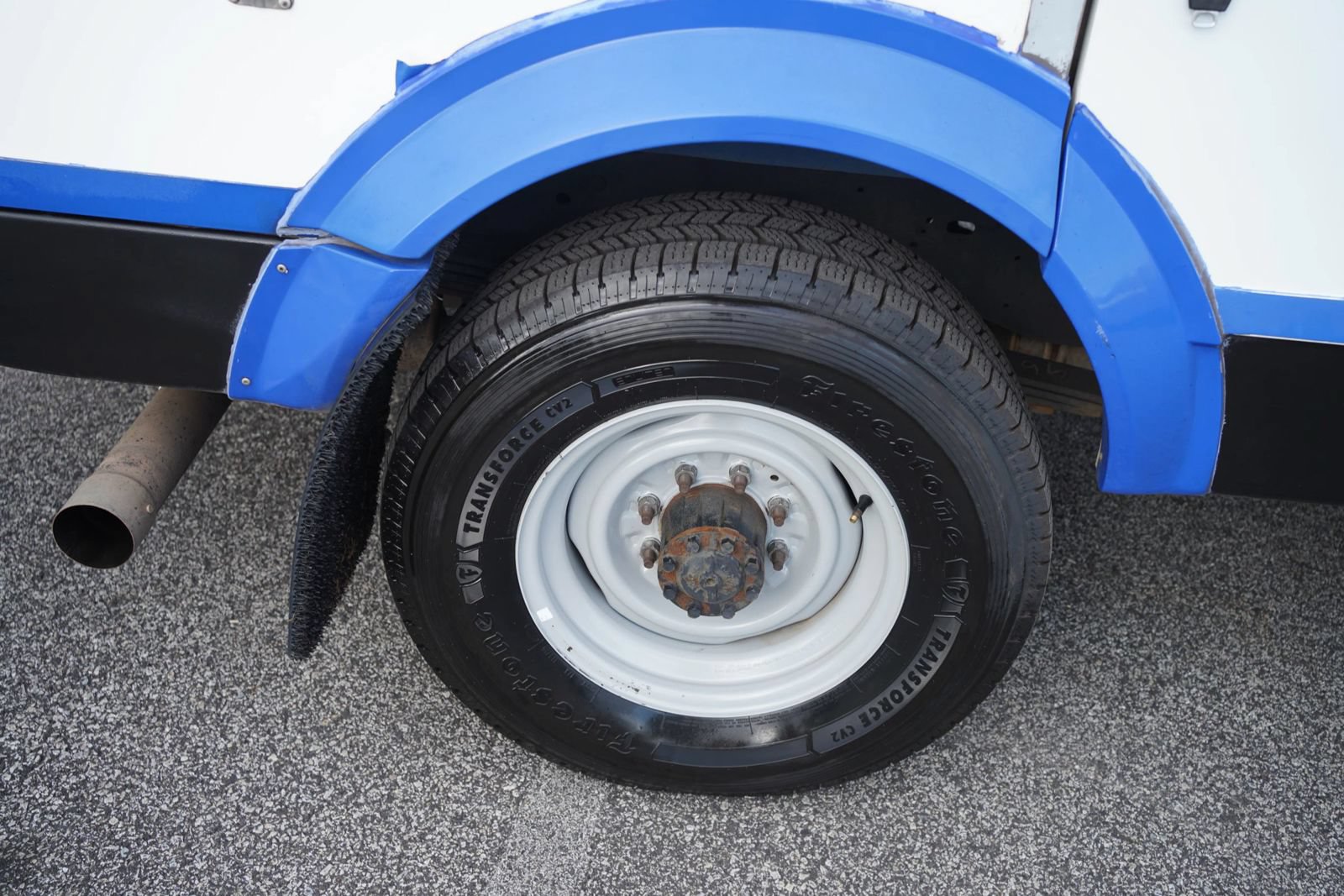 Used 2023 Ford E-350 and Econoline 350 Super Duty w/ Power Windows & Locks Group RWD image 34