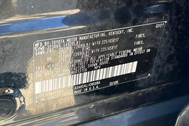 Certified 2021 Toyota RAV4 LE AWD/4WD image 32