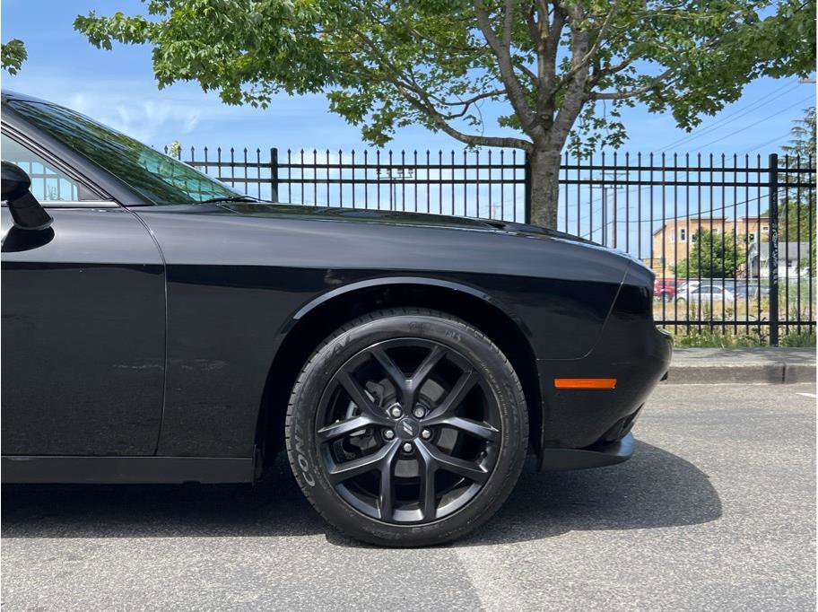 Used 2021 Dodge Challenger SXT w/ Blacktop Package image 2