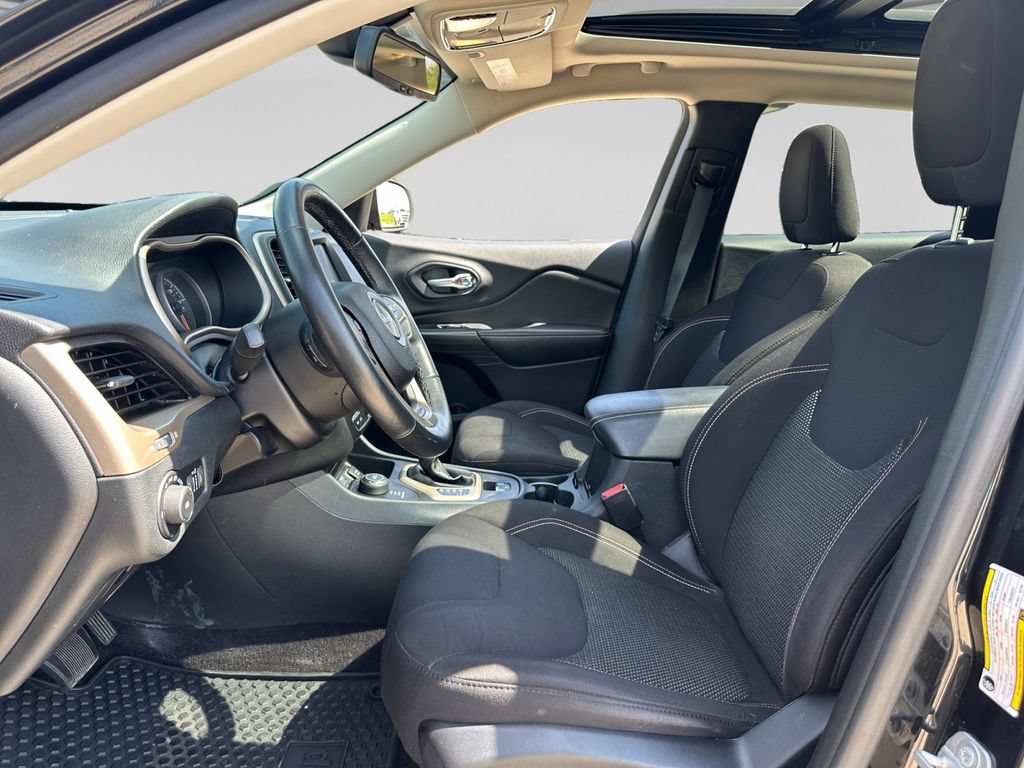 Used 2016 Jeep Cherokee 75th Anniversary AWD/4WD image 19