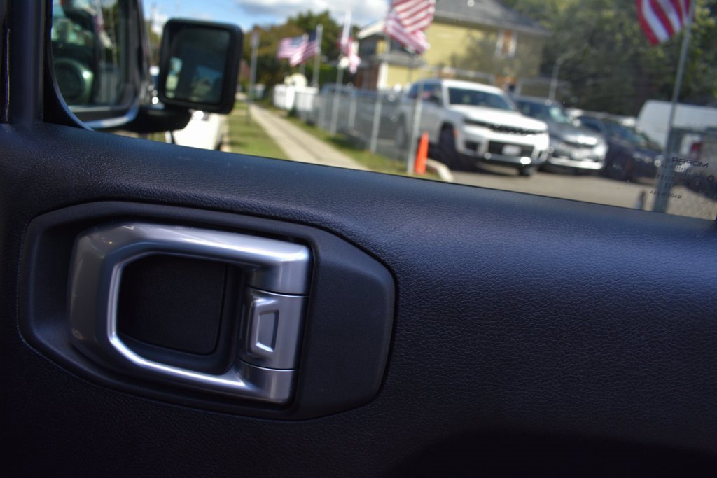 Used 2022 Jeep Gladiator Sport image 27