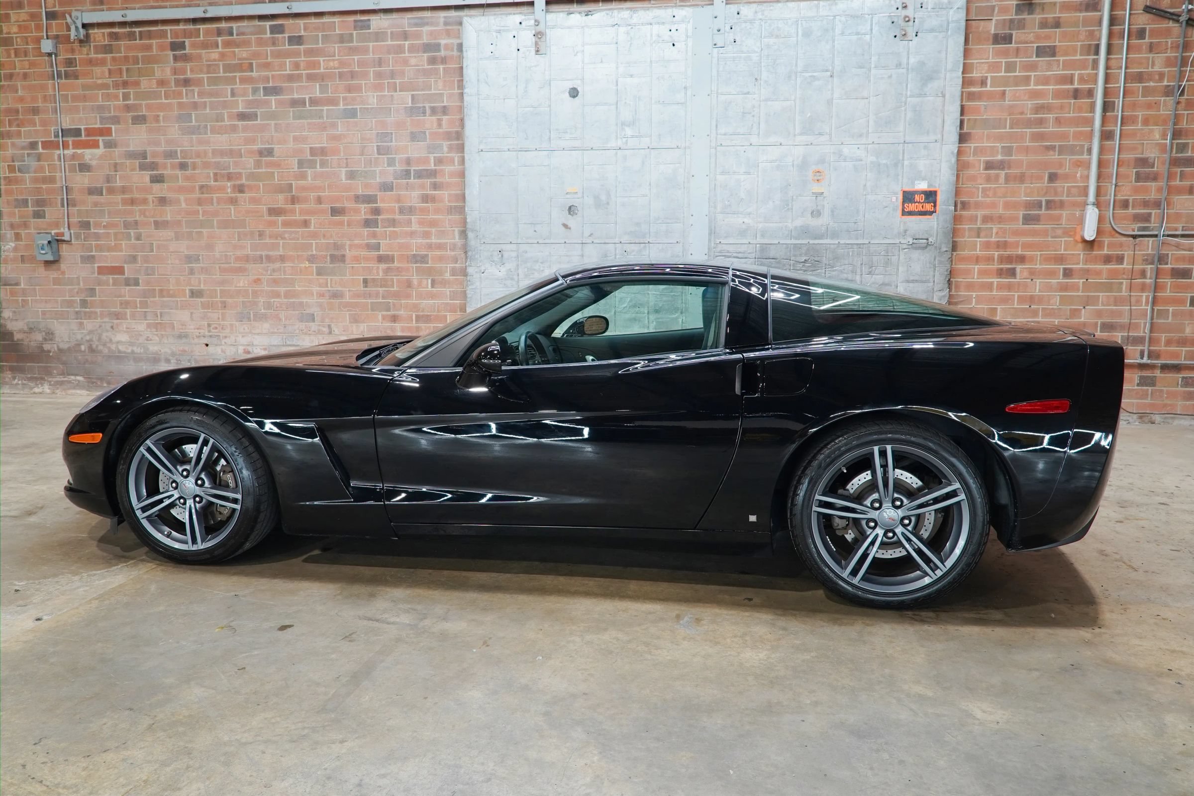 Used 2009 Chevrolet Corvette Coupe w/ Preferred Equipment Group RWD image 10