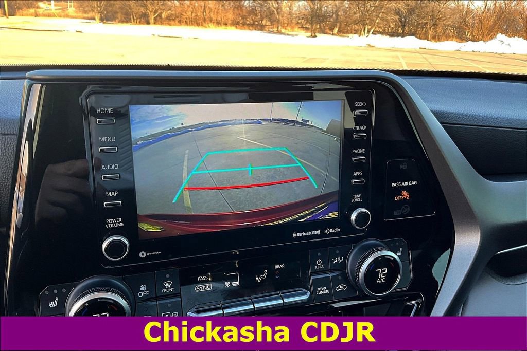 Used 2022 Toyota Highlander XLE image 14