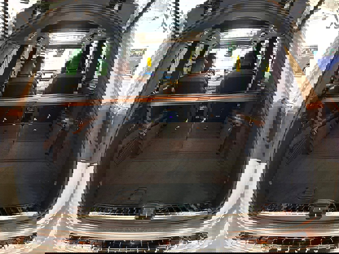 New 2025 Mercedes-Benz GLS 450 4MATIC image 17