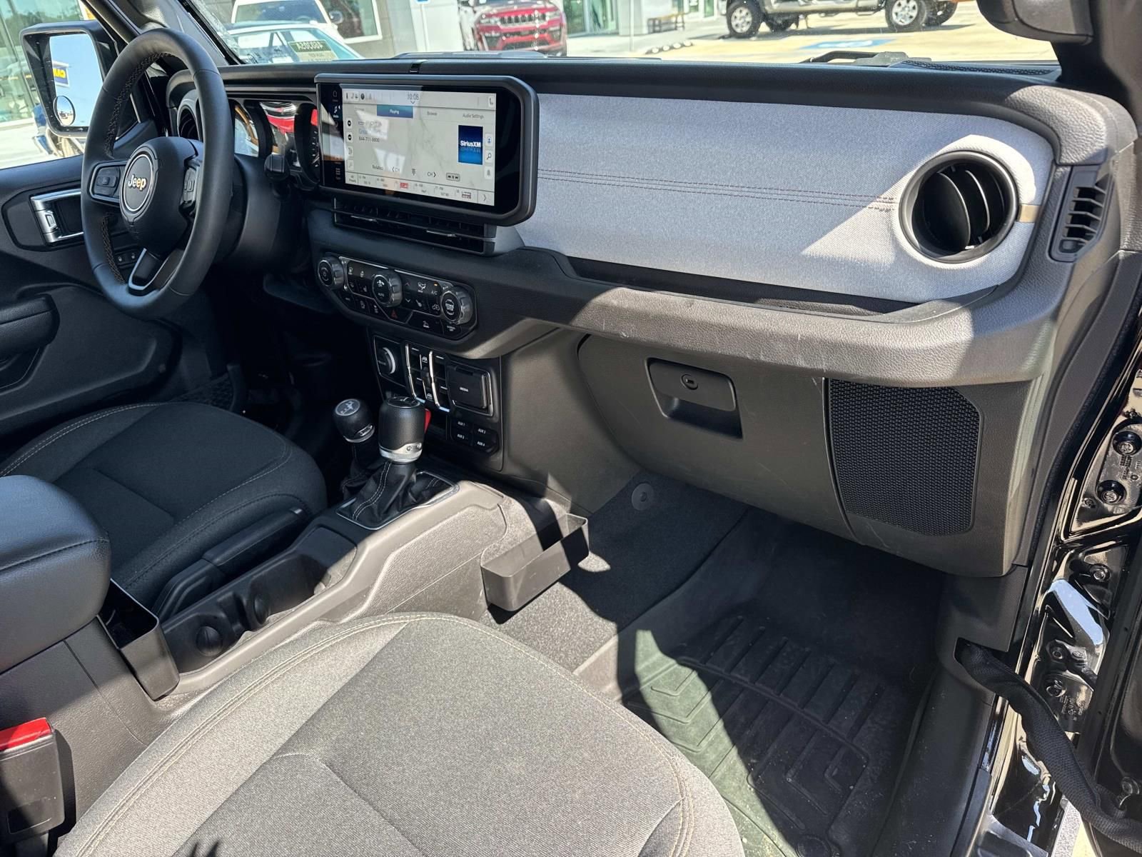 Used 2024 Jeep Gladiator Sport AWD/4WD image 10