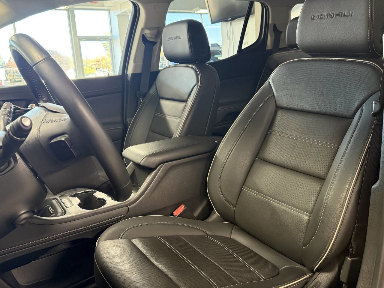 Used 2022 GMC Acadia Denali w/ Trailering Package image 9