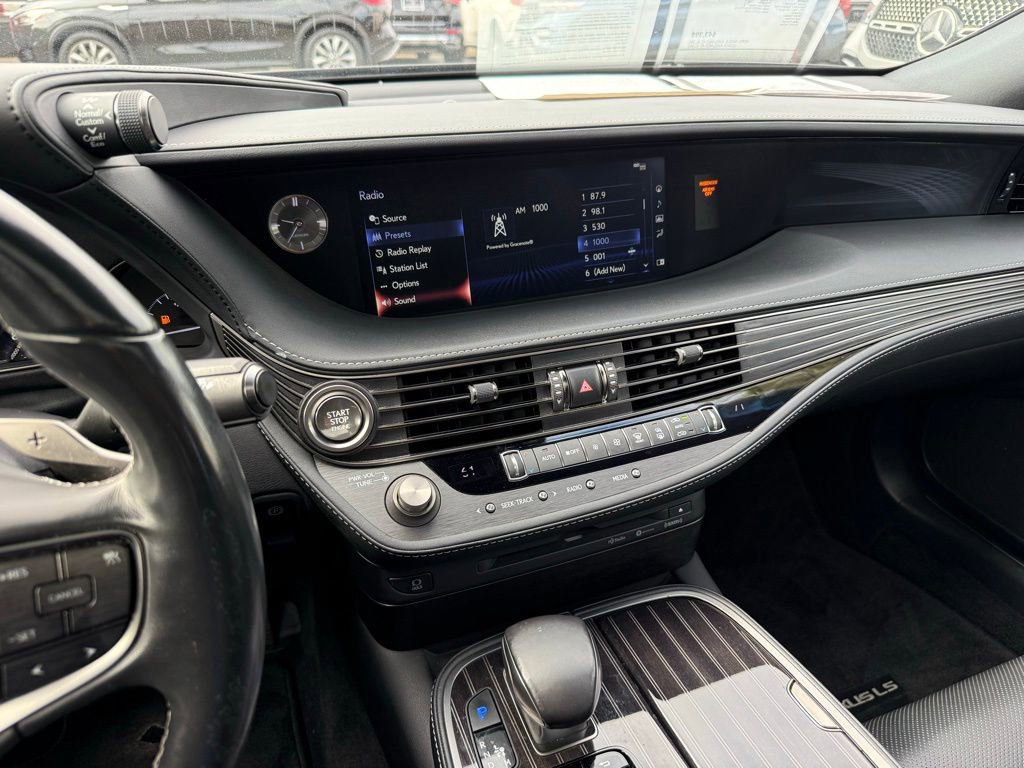 Used 2019 Lexus LS 500 w/ Accessory Package (Z2) RWD image 22