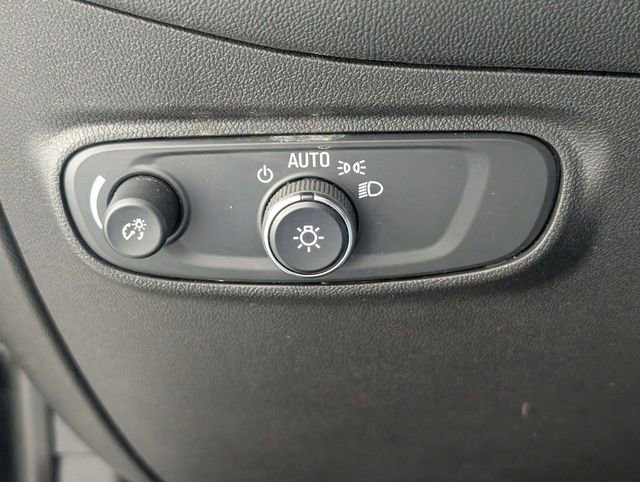 Used 2021 Chevrolet Equinox LT w/ LPO, Floor Liner Package image 15