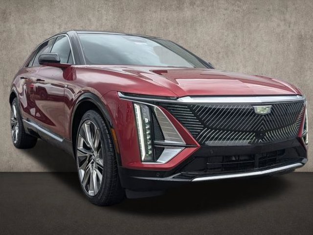 New 2026 Cadillac Lyriq Signature Luxury w/ LPO, Floor Liner Package