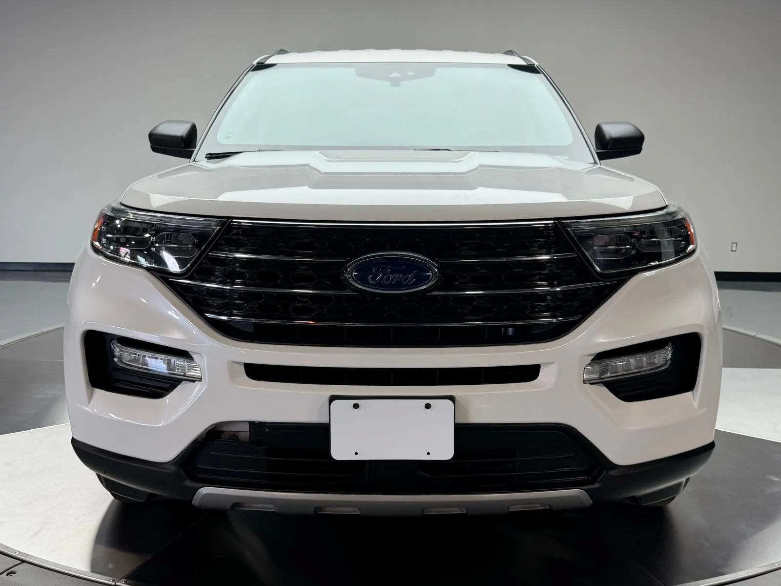 Used 2022 Ford Explorer XLT w/ Equipment Group 202A RWD image 3