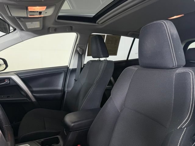 Used 2017 Toyota RAV4 XLE w/ Premium Special Value Package AWD/4WD image 5