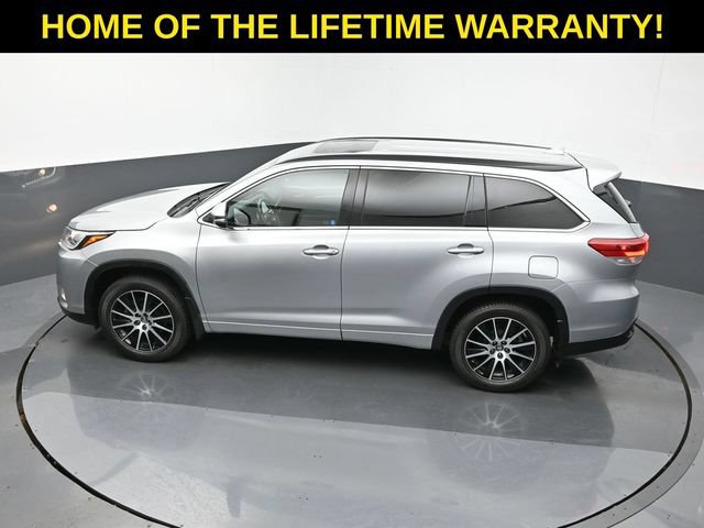 Used 2017 Toyota Highlander SE AWD/4WD image 45