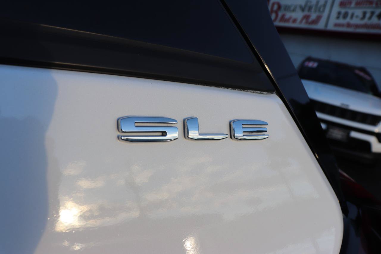 Used 2024 GMC Terrain SLE AWD/4WD image 52