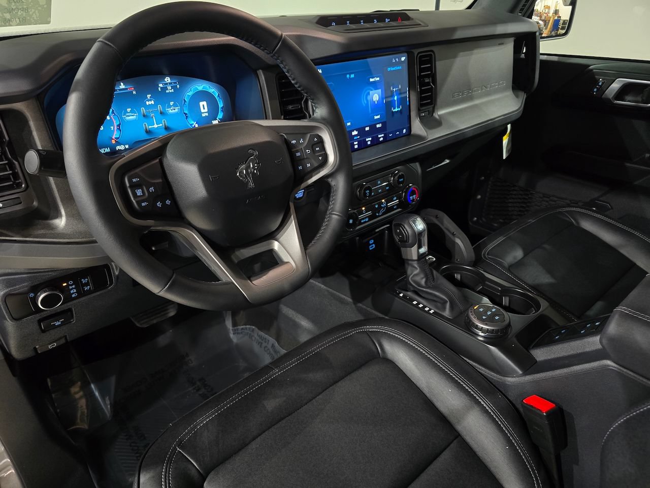 New 2025 Ford Bronco Badlands AWD/4WD image 17
