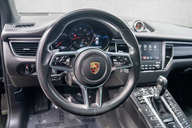 Certified 2018 Porsche Macan AWD/4WD image 13