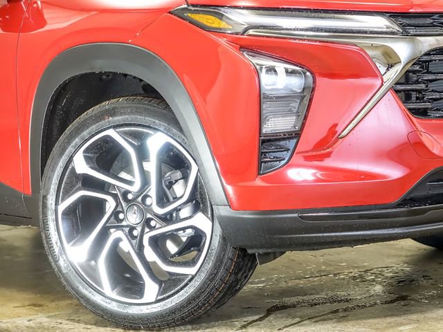 New 2026 Chevrolet Trax RS w/ Sunroof Package FWD image 4