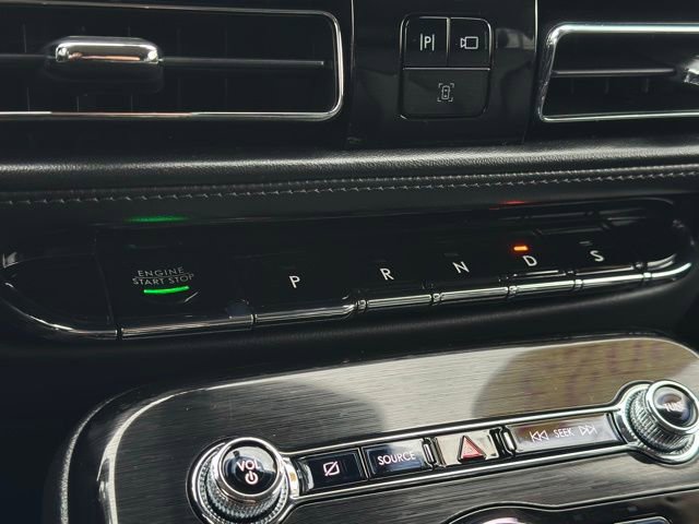 Used 2023 Lincoln Nautilus Reserve w/ Equipment Group 201A AWD/4WD image 13