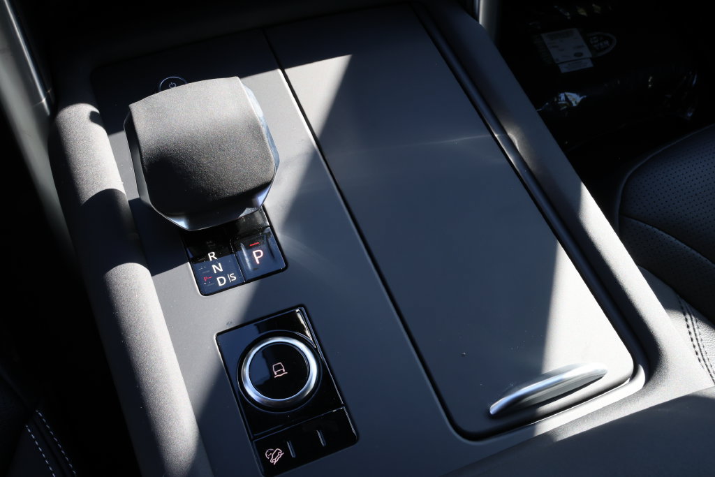 New 2026 Land Rover Discovery S AWD/4WD image 18