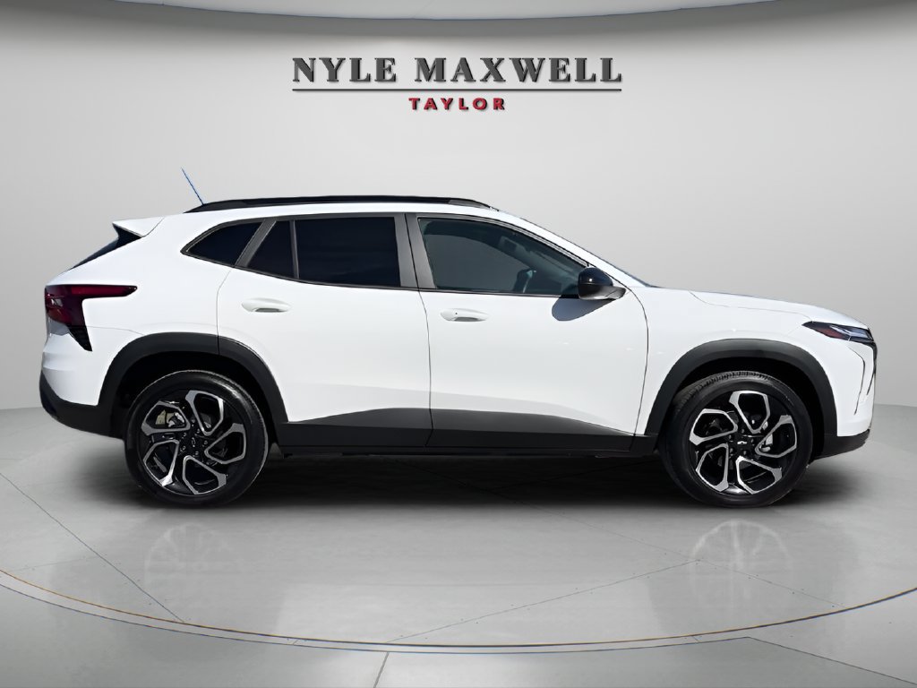Used 2025 Chevrolet Trax RS w/ Driver Confidence Package FWD image 4