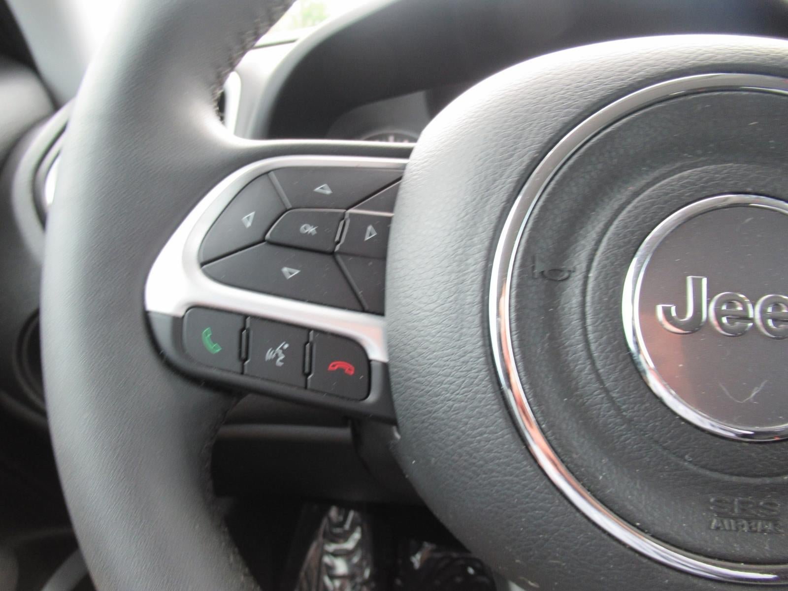 Used 2020 Jeep Renegade Latitude FWD image 23