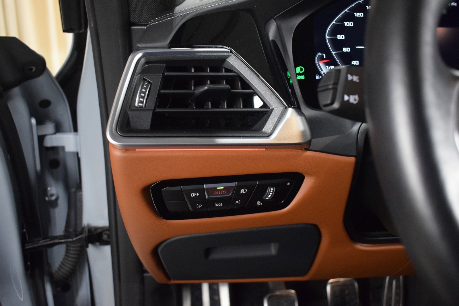 Used 2023 BMW M4 Coupe w/ M Driver's Package image 26