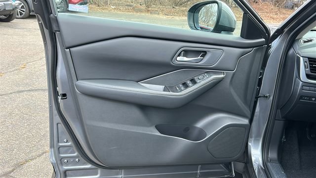 New 2026 Nissan Rogue SV image 9