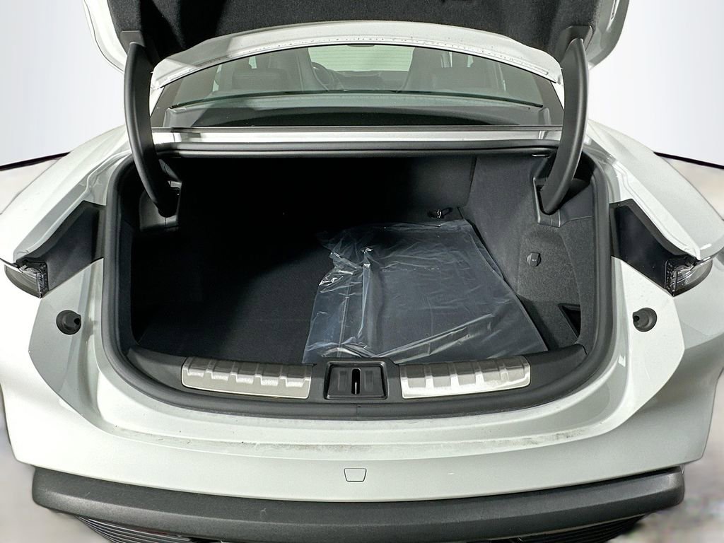 New 2025 Porsche Taycan image 28