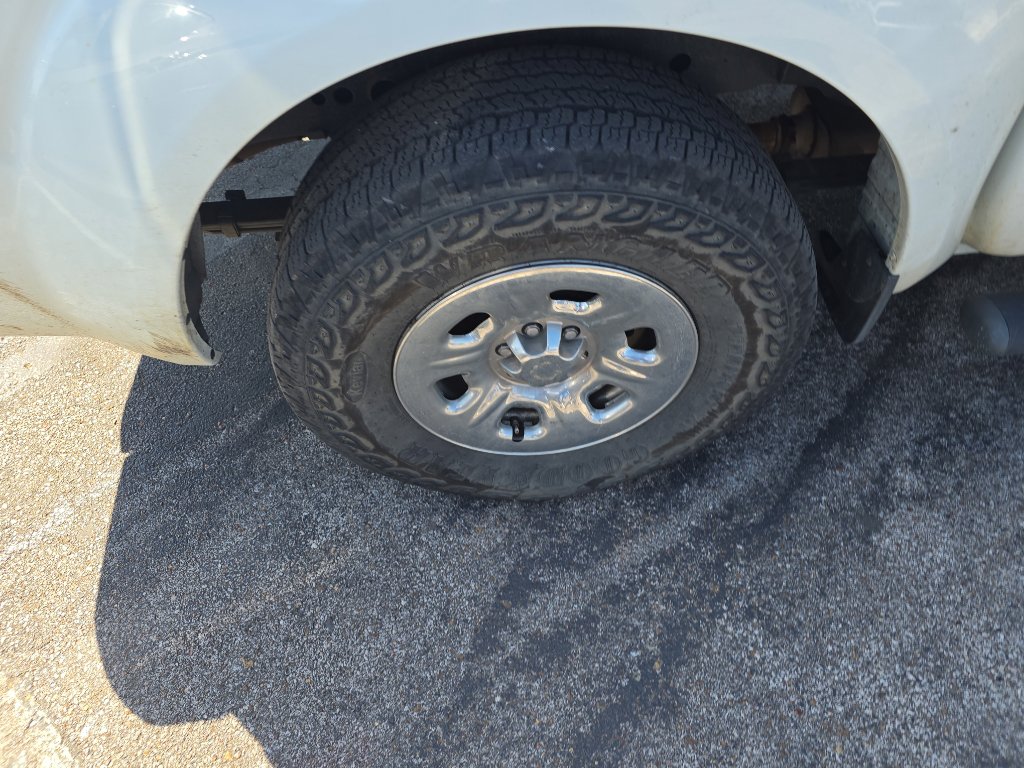 Used 2017 Nissan Frontier S image 11